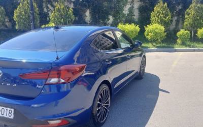 Hyundai Elantra İcarəsi Rent a Car Baku Qalereya
