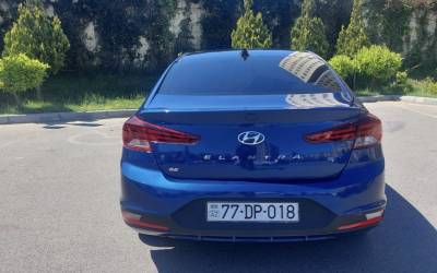 Hyundai Elantra İcarəsi Rent a Car Baku Qalereya