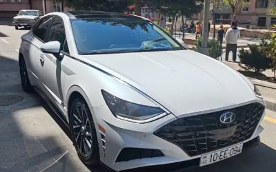Hyundai Sonata İcarəsi Rent a Car Baku Qalereya
