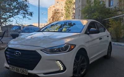 Hyundai Elantra İcarəsi Rent a Car Baku Qalereya