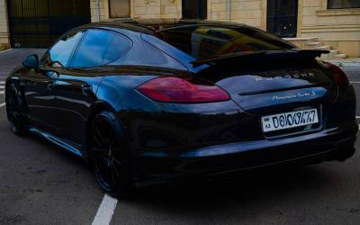 Porsche Panamera Turbo S İcarəsi Rent a Car Baku Qalereya